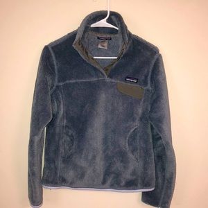 Patagonia women’s snap placket pull over. Size small
